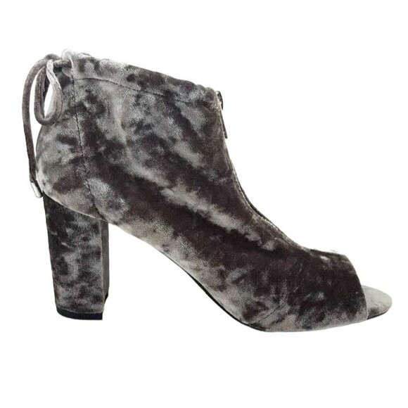 REPORT Ankle Boot  Women's 7.5 W  NWOB  Luxe SAKAI Peek-Toe Bootie  Gray Velvet - Picture 4 of 7